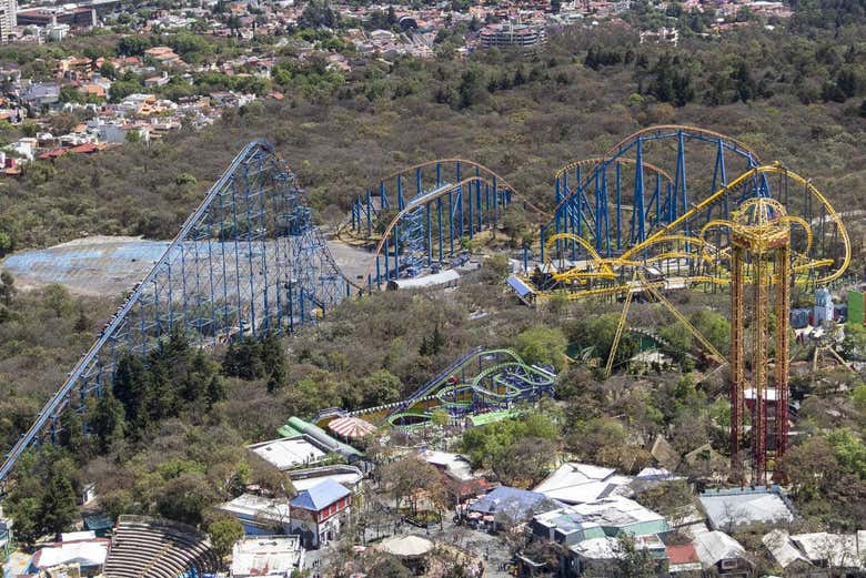 Entrada al parque Six Flags