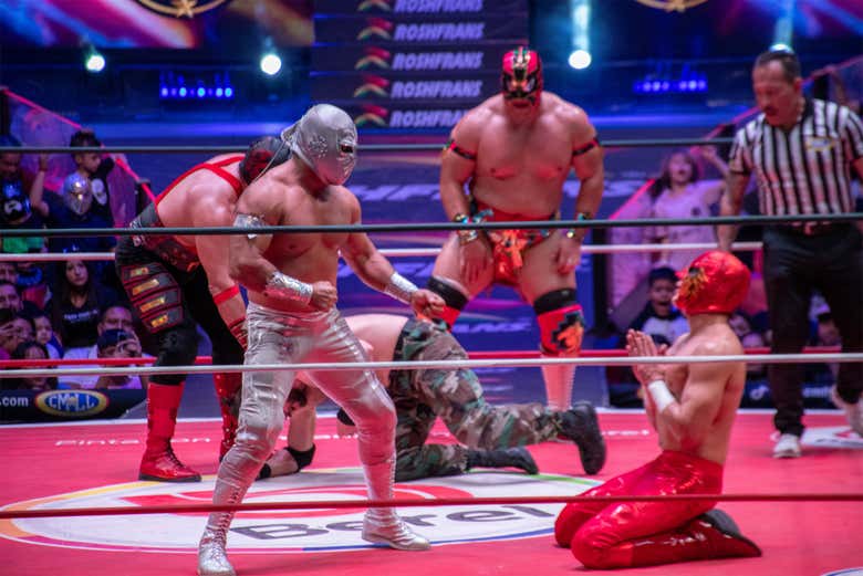 Visita a una cantina + Espectáculo de Lucha Libre
