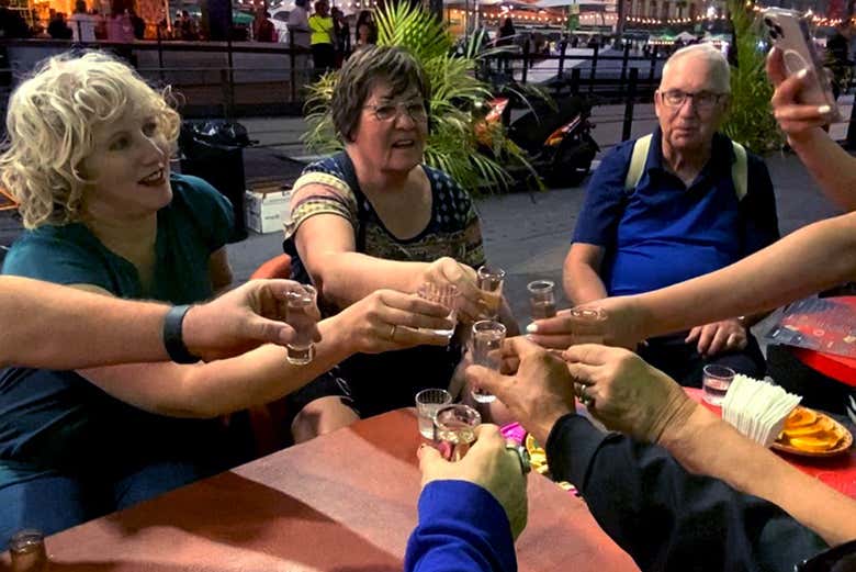 Visita a una cantina + Espectáculo de Lucha Libre