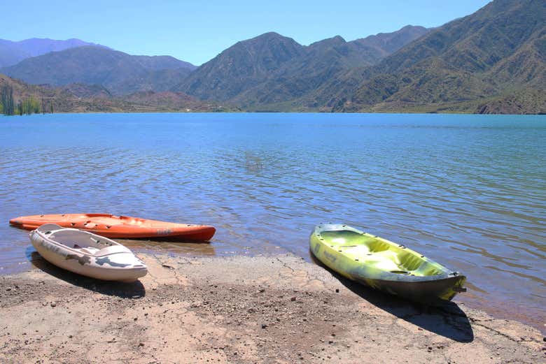 Tour en kayak por el embalse Potrerillos