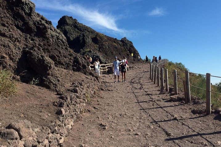 Excursión al Vesubio y Herculano