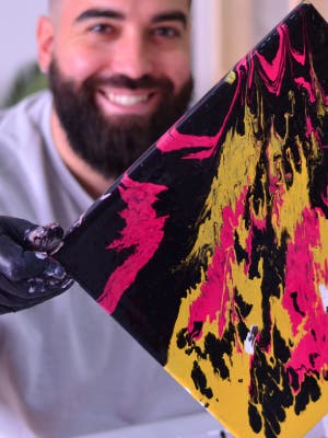 El arte de fluir: derrama, mezcla y crea formas únicas