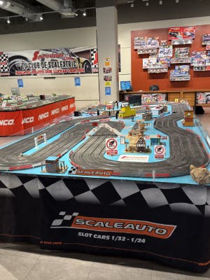 Bono de 6 partidas de Scalextric de 8 minutos