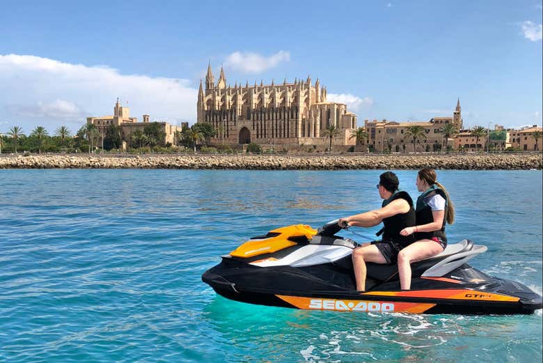 Tour en moto de agua por la bahía de Palma