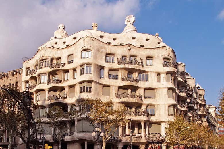 Barcelona por tierra, mar y aire