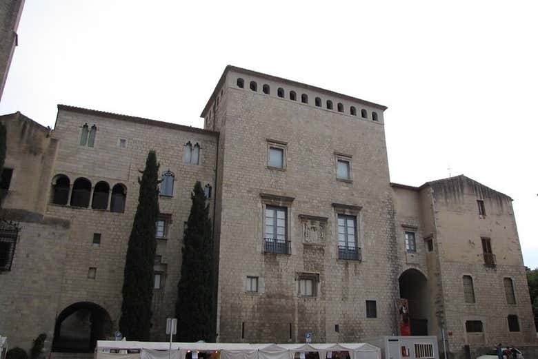 Entrada al conjunto episcopal de Gerona