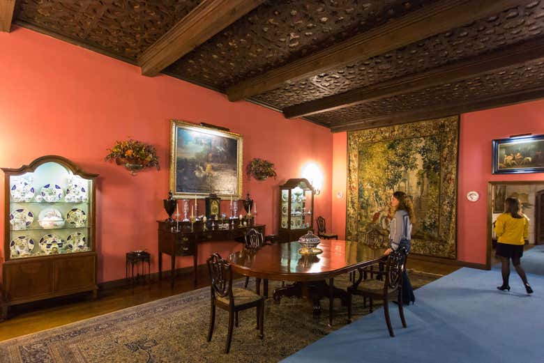 Entrada al Palacio de Monterrey con audioguía
