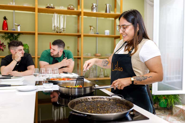Clase de cocina de tapas y paella en Madrid