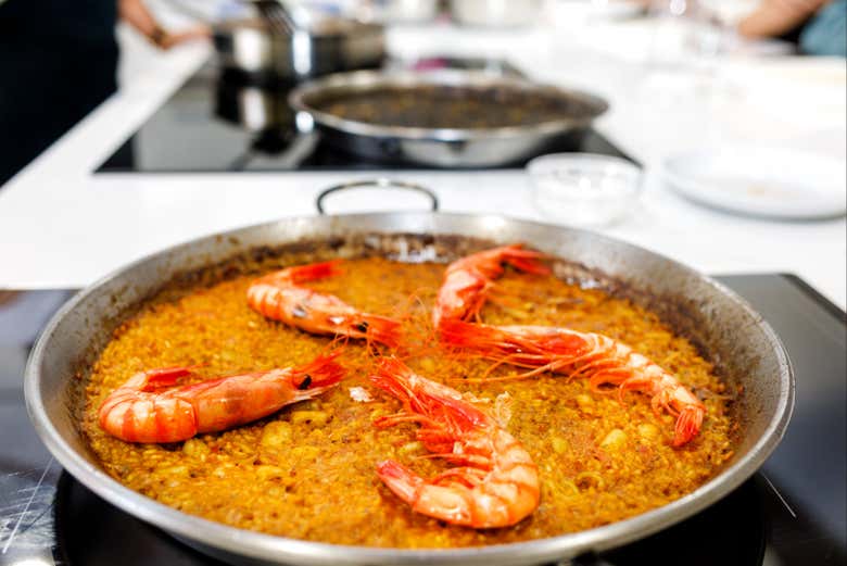 Clase de cocina de tapas y paella en Madrid