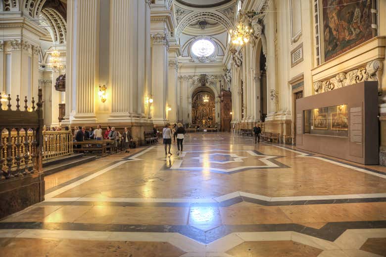 Visita guiada por la Basílica del Pilar