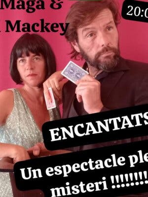 La maga i el Rei Mackey Magia de misteri ; Encantats