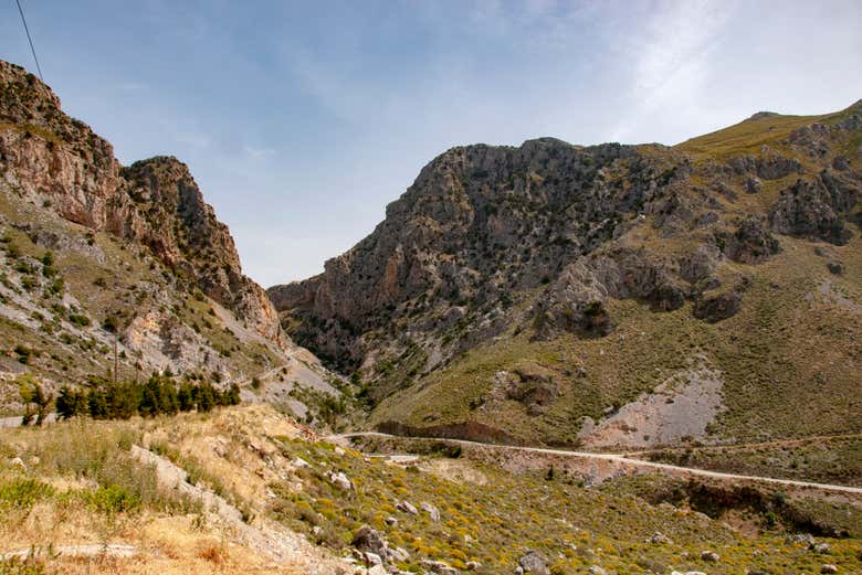 Tour por el centro de Creta + Lago Kournas
