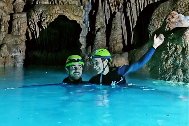 Senderismo, rápel y espeleología en Cala Falcó