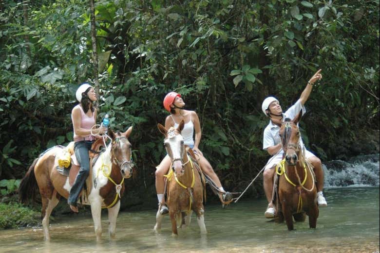 Paseo a caballo a la Catarata La Fortuna