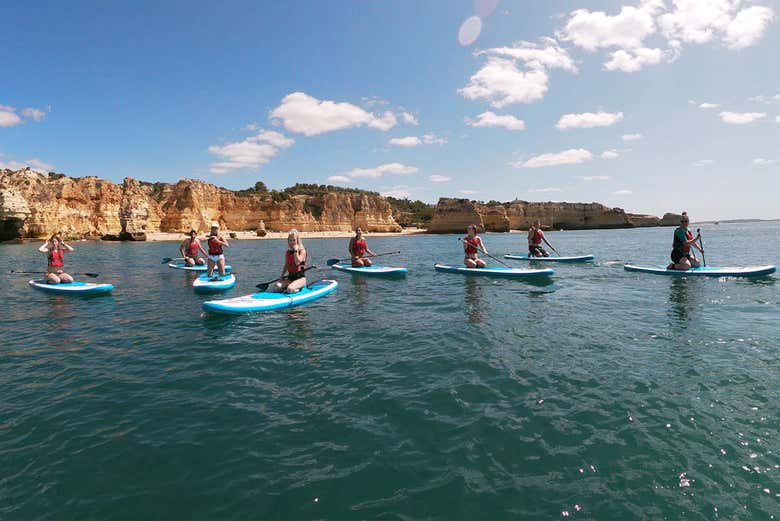 Paddle surf en las cuevas de Benagil