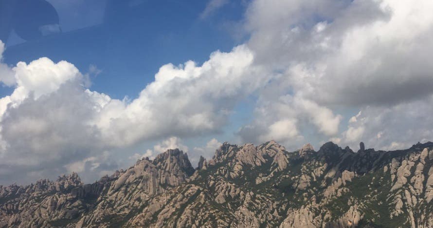 Vuelo en avioneta sobre Montserrat y el Maresme, aventura en el aire