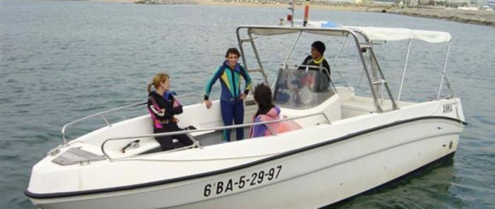 Recorre la costa del Maresme en barco con patrón