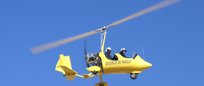 Vuelo en autogiro, control total en el aire y unas vistas preciosas