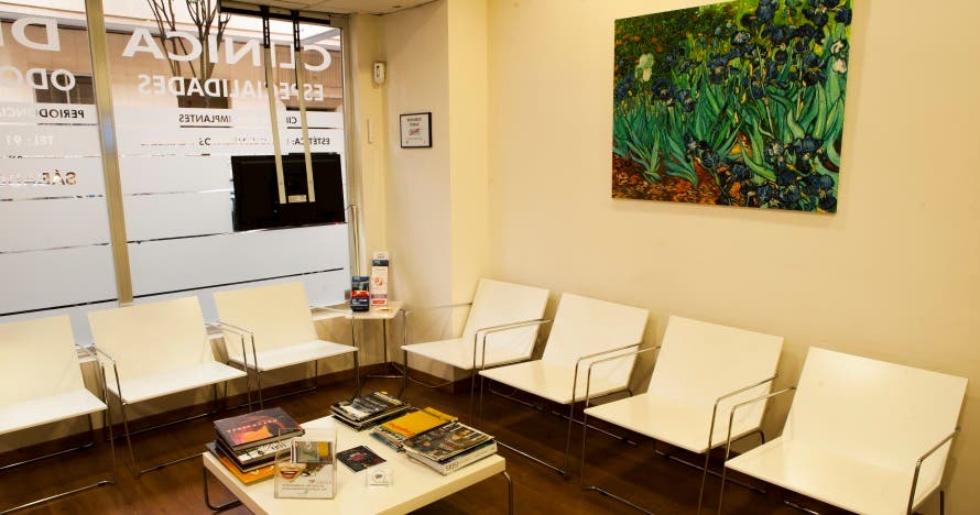 Sonríe sin tapujos con una limpieza bucal completa y radiografía