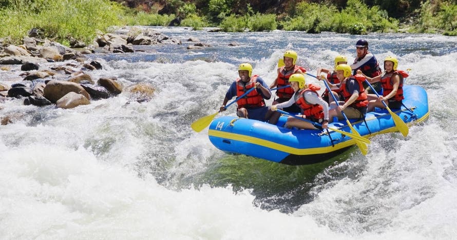 Emoción y aventura: rafting, barrancos, hidrospeed y paseo a caballo