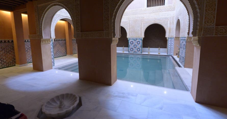 MIMMA 30: Baño y masaje aromático en hammam andalusí