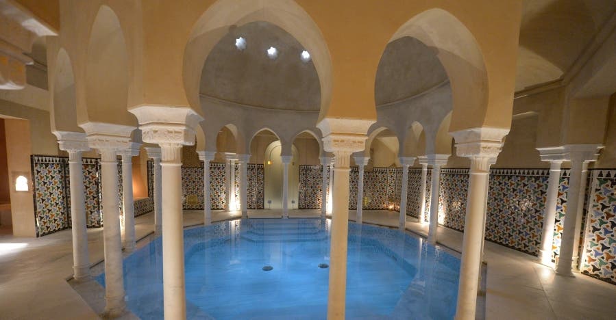 MIMMA 30: Baño y masaje aromático en hammam andalusí