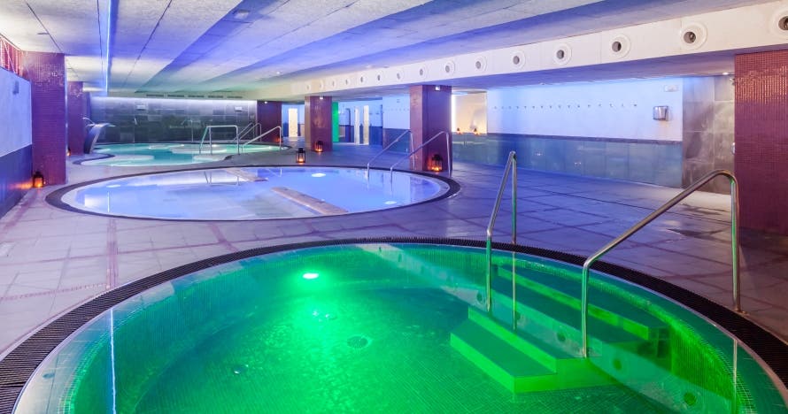 Serenidad en agua: descubre el circuito experiencia spa