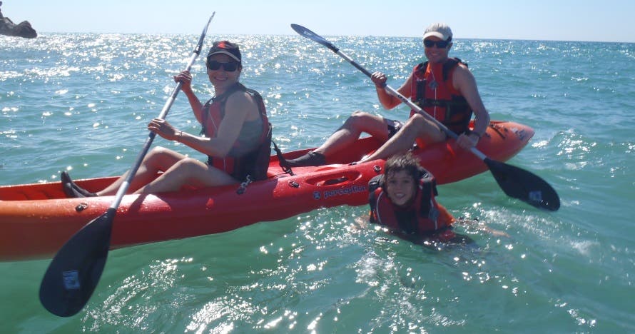 Explora la costa de Sitges en kayak: 2 horas de diversión